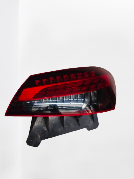 Feu arrière droit Mercedes-Benz Classe E W213 Facelift 2020-2023. A2139065209